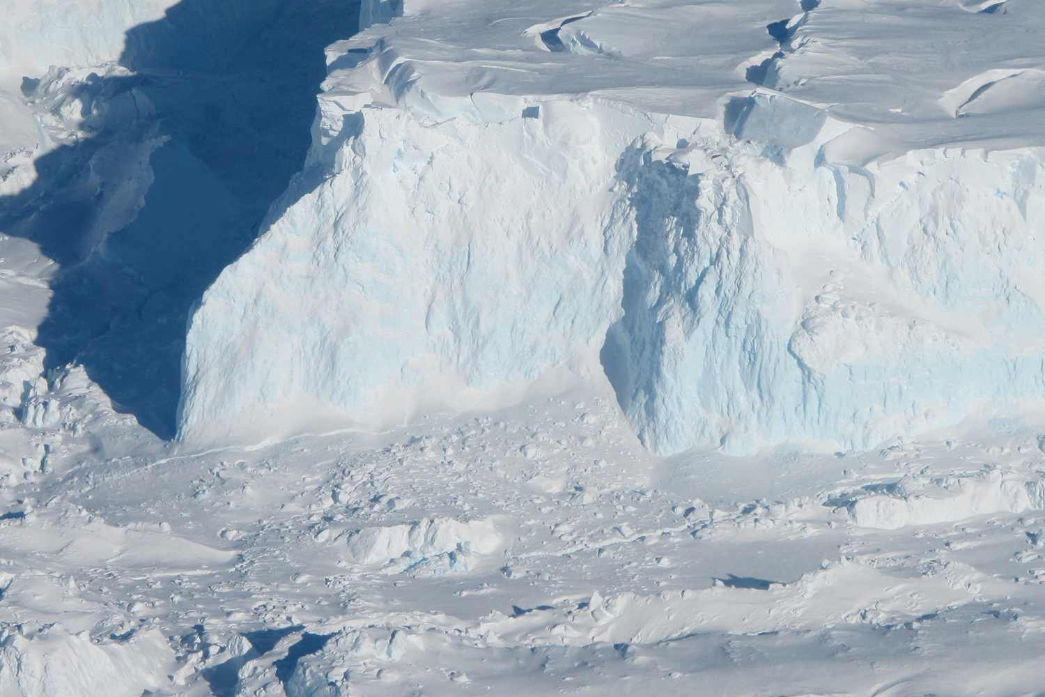 Thumbnail for Venturing beneath the Antarctic ice with an autonomous vessel - Australian Maritime College